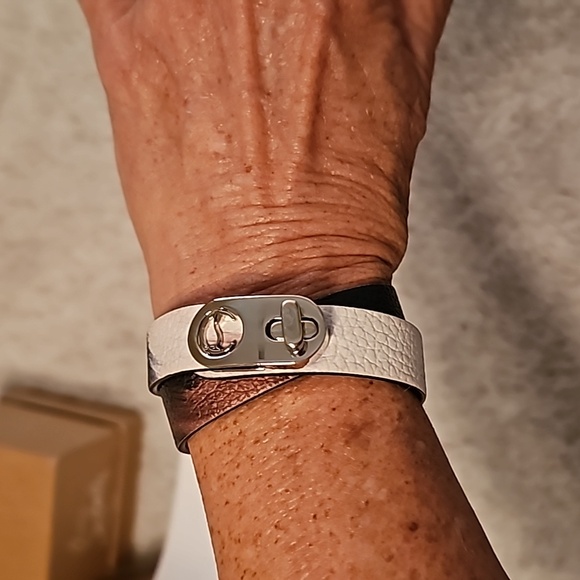 Christian Louboutin Elisa bracelet, NWT - Picture 9 of 10